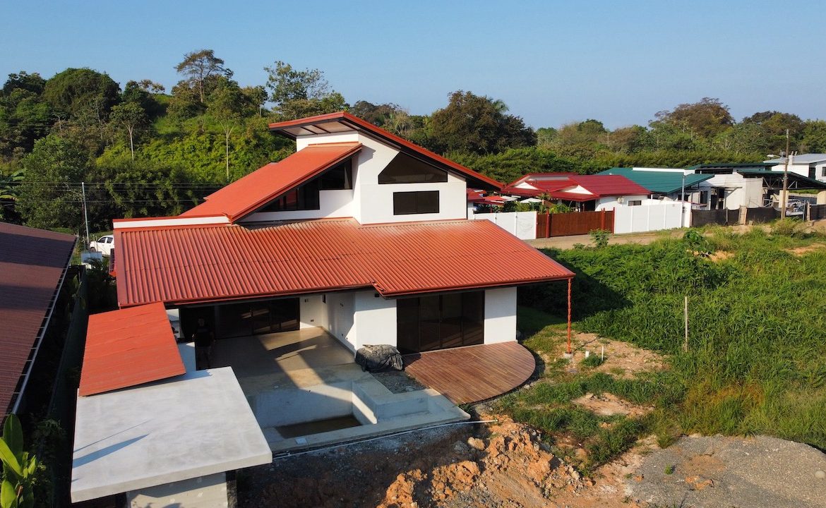 3 BEDROOM HOME IN CENTRAL UVITA